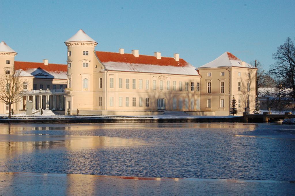 Schloss-Und Seeblick Apartment Rheinsberg Exterior foto