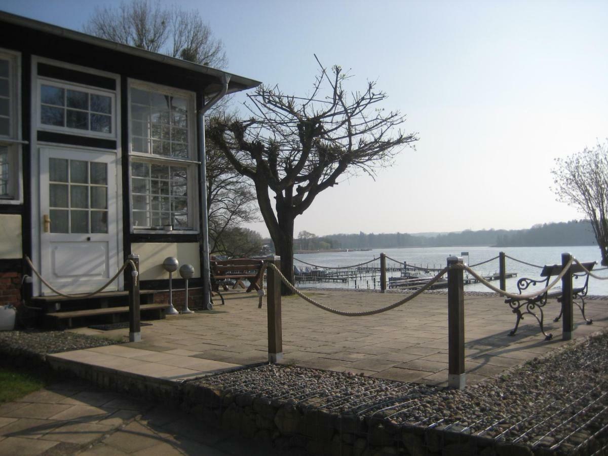 Schloss-Und Seeblick Apartment Rheinsberg Exterior foto